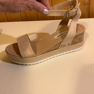 Steve Madden platform sandals